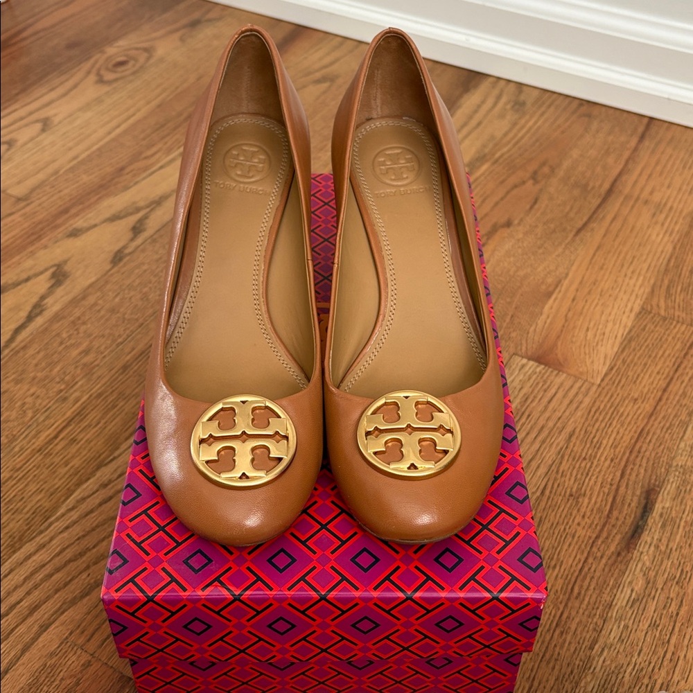 Tory Burch Chelsea Nappa Leather Wedge Pumps
